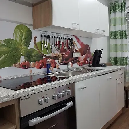 Alt-refrath Apartment