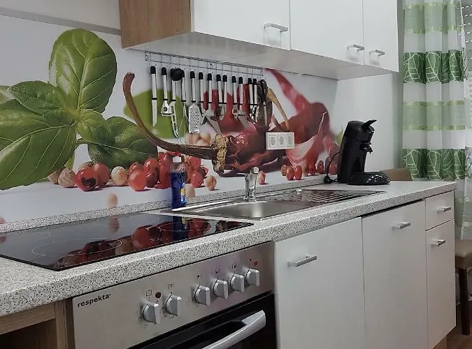 Alt-refrath Lejlighed